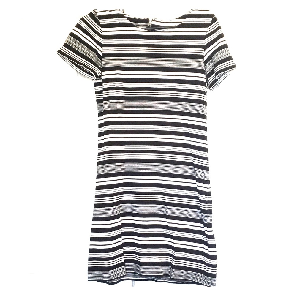 Cute striped shortsleeved dress